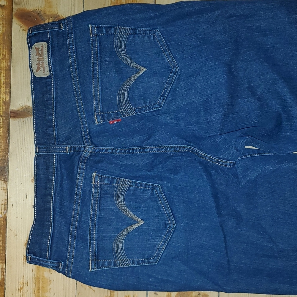 Levis Jeans - Picture 4 of 10